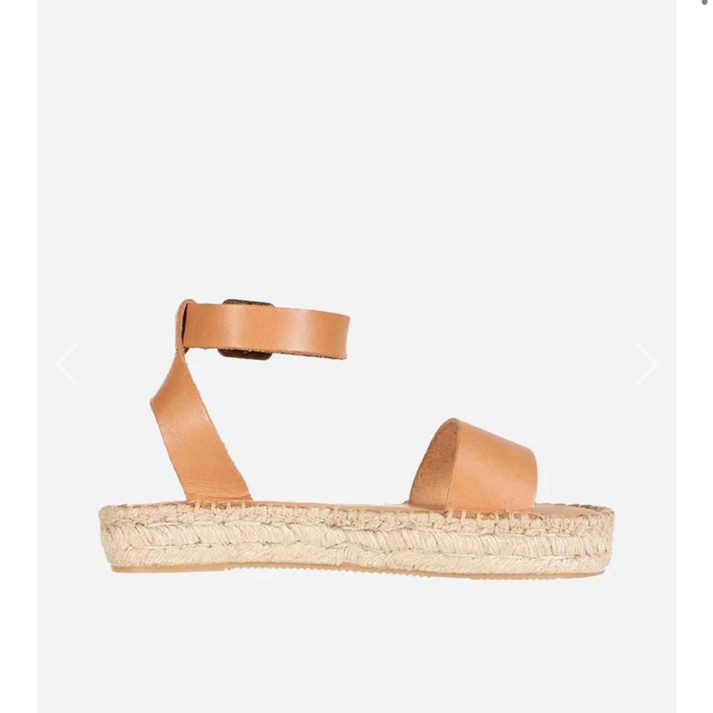 Leather sandal size 8.5!